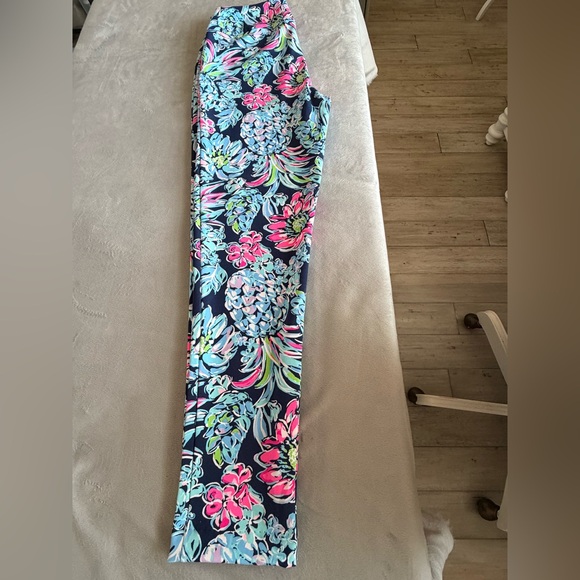 Lilly Pulitzer Luxletic UPF50+ Corso Pineapple Paradise Golf Pants - Picture 2 of 9